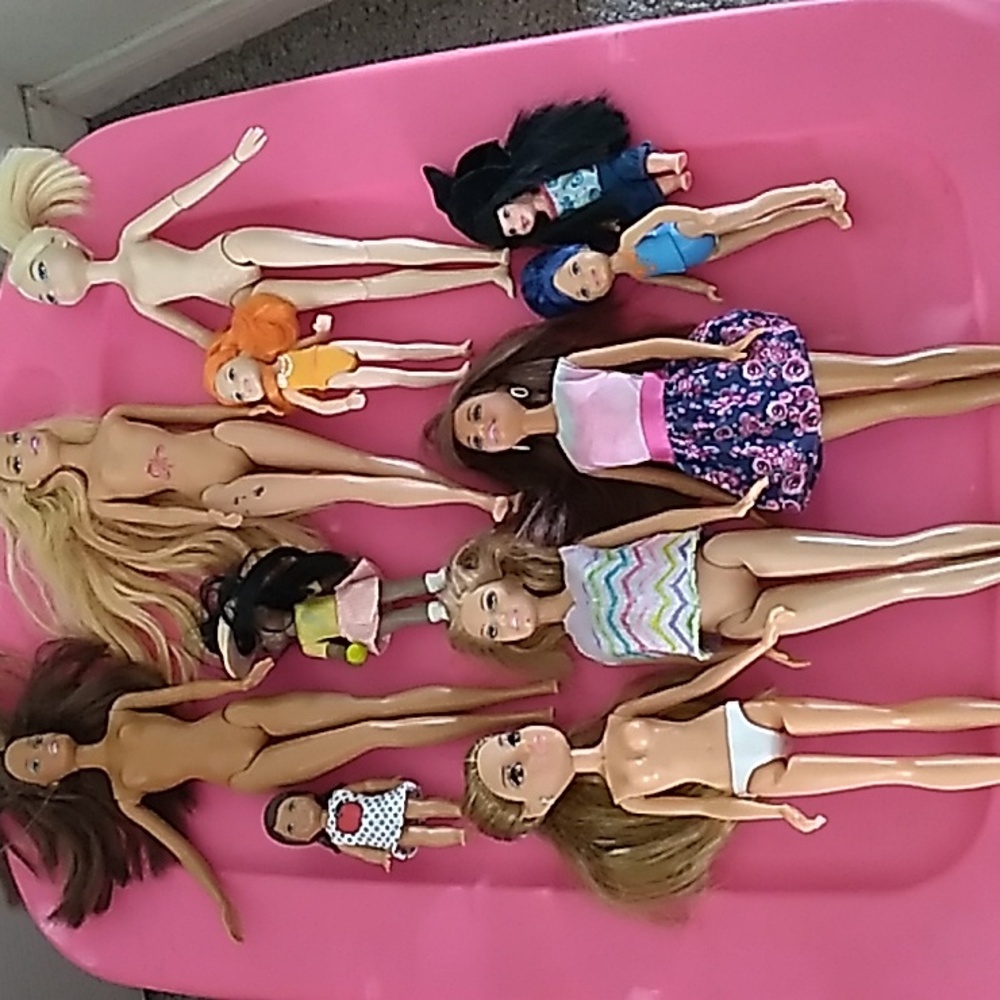 Mixed Lot of 11 Barbie Dolls and Dolls